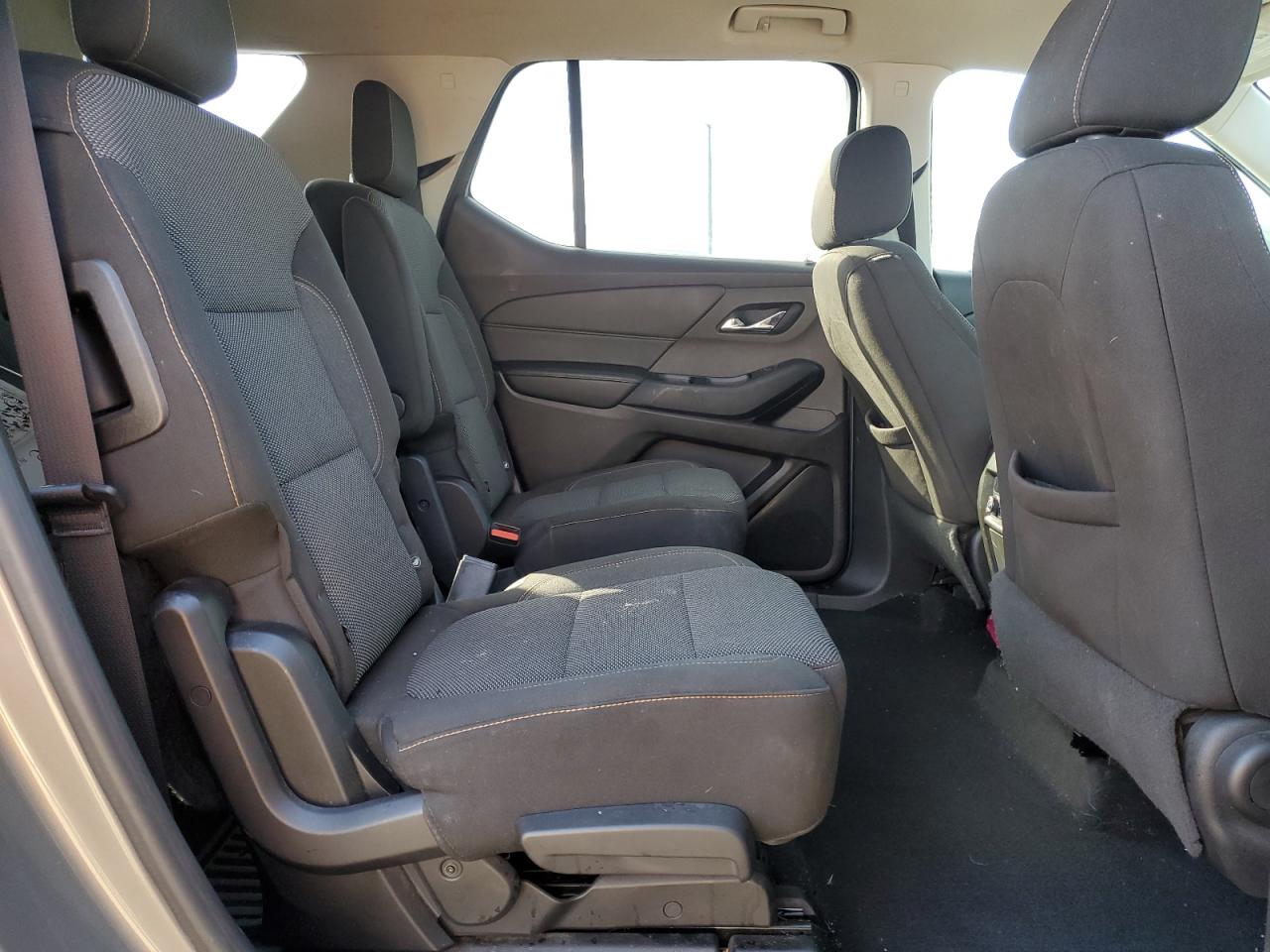 2018 Chevrolet Traverse Lt VIN: 1GNEVGKW2JJ117938 Lot: 55129175