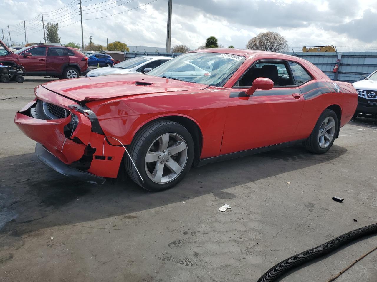 2014 Dodge Challenger Sxt იყიდება Miami-ში, FL - Front End