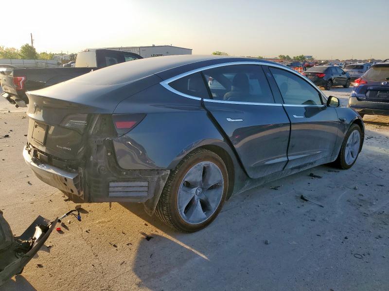  TESLA MODEL 3 2020 Серый