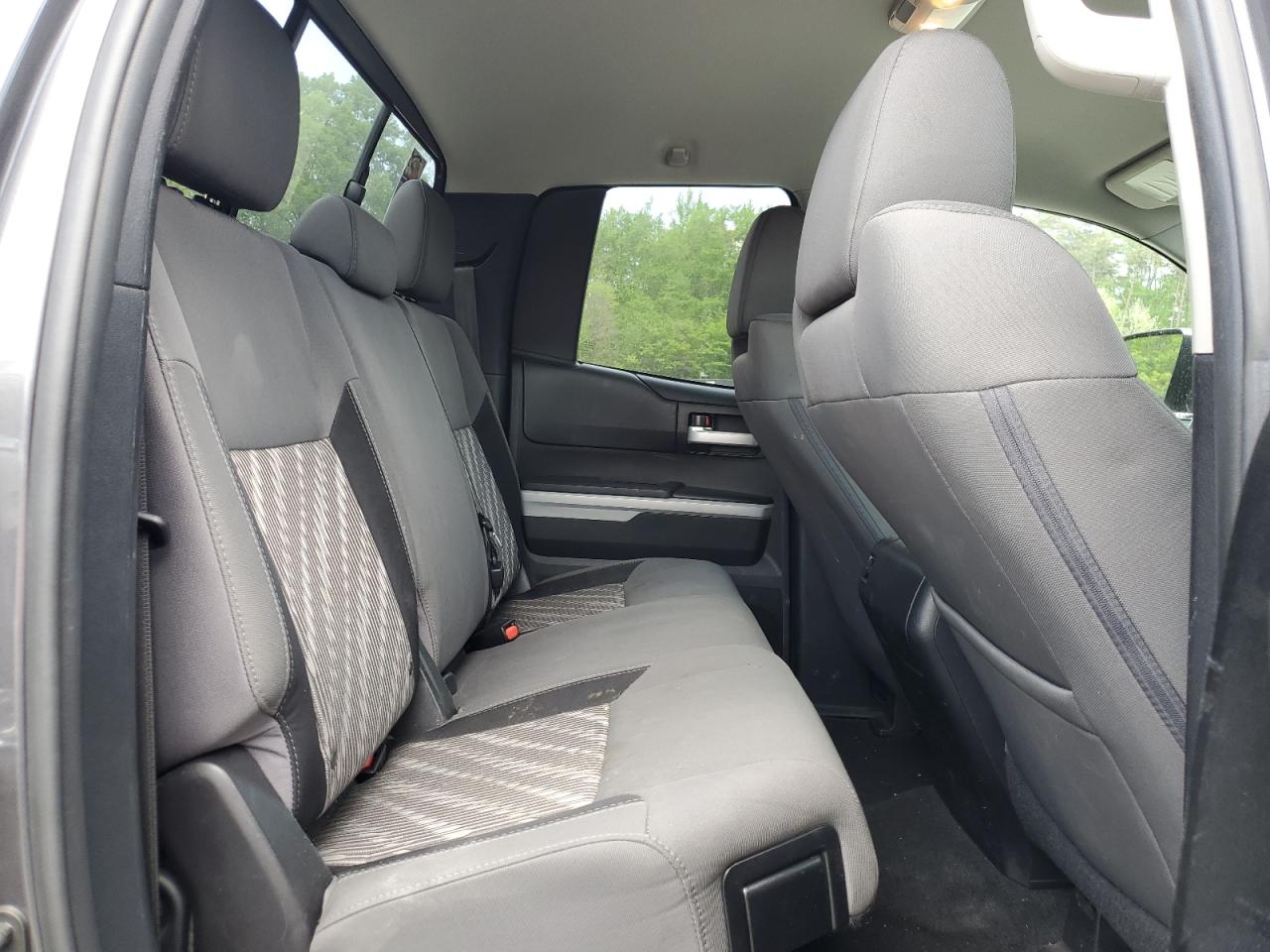 2018 Toyota Tundra Double Cab Sr VIN: 5TFUY5F10JX698934 Lot: 55299255