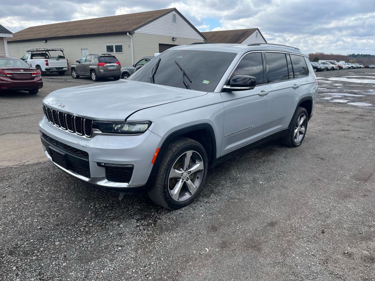 2021 Jeep Grand Cherokee L Limited for Sale in East Granby, CT - Minor Dent/Scratches
