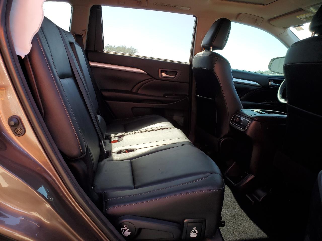 2018 Toyota Highlander Se VIN: 5TDKZRFH8JS278918 Lot: 55045135