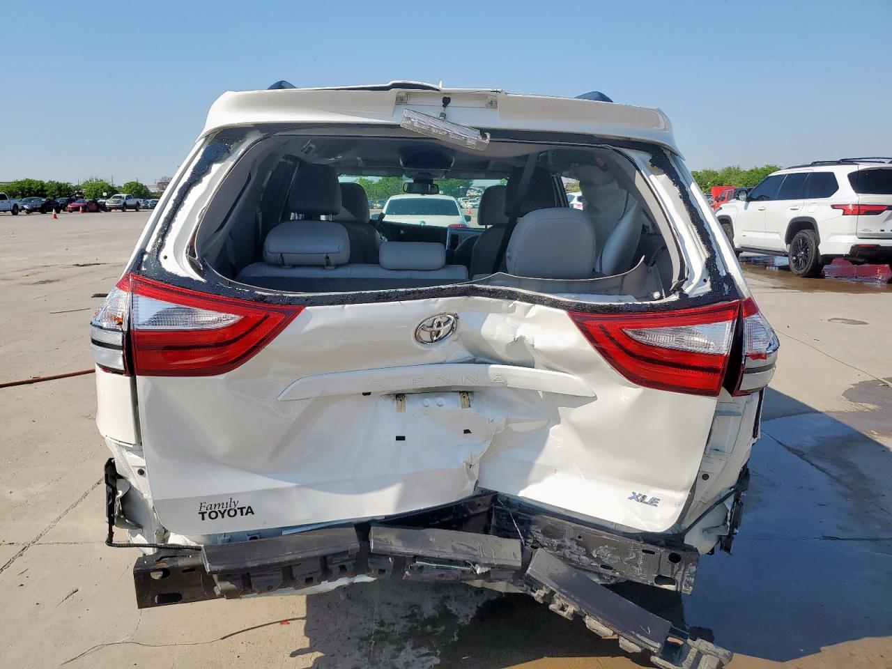 2018 Toyota Sienna Xle VIN: 5TDYZ3DC1JS920684 Lot: 52127035