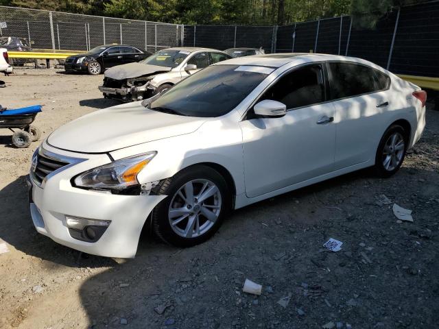 Sedans NISSAN ALTIMA 2013 Biały