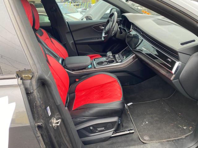  AUDI Q8 2020 Серый