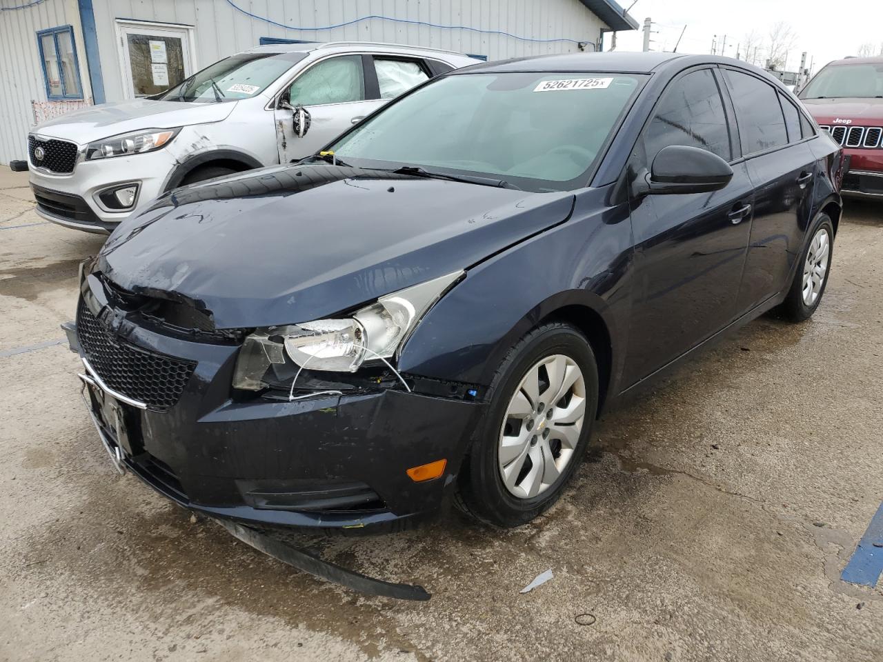 2014 Chevrolet Cruze Ls zu verkaufen in Pekin, IL - Front End
