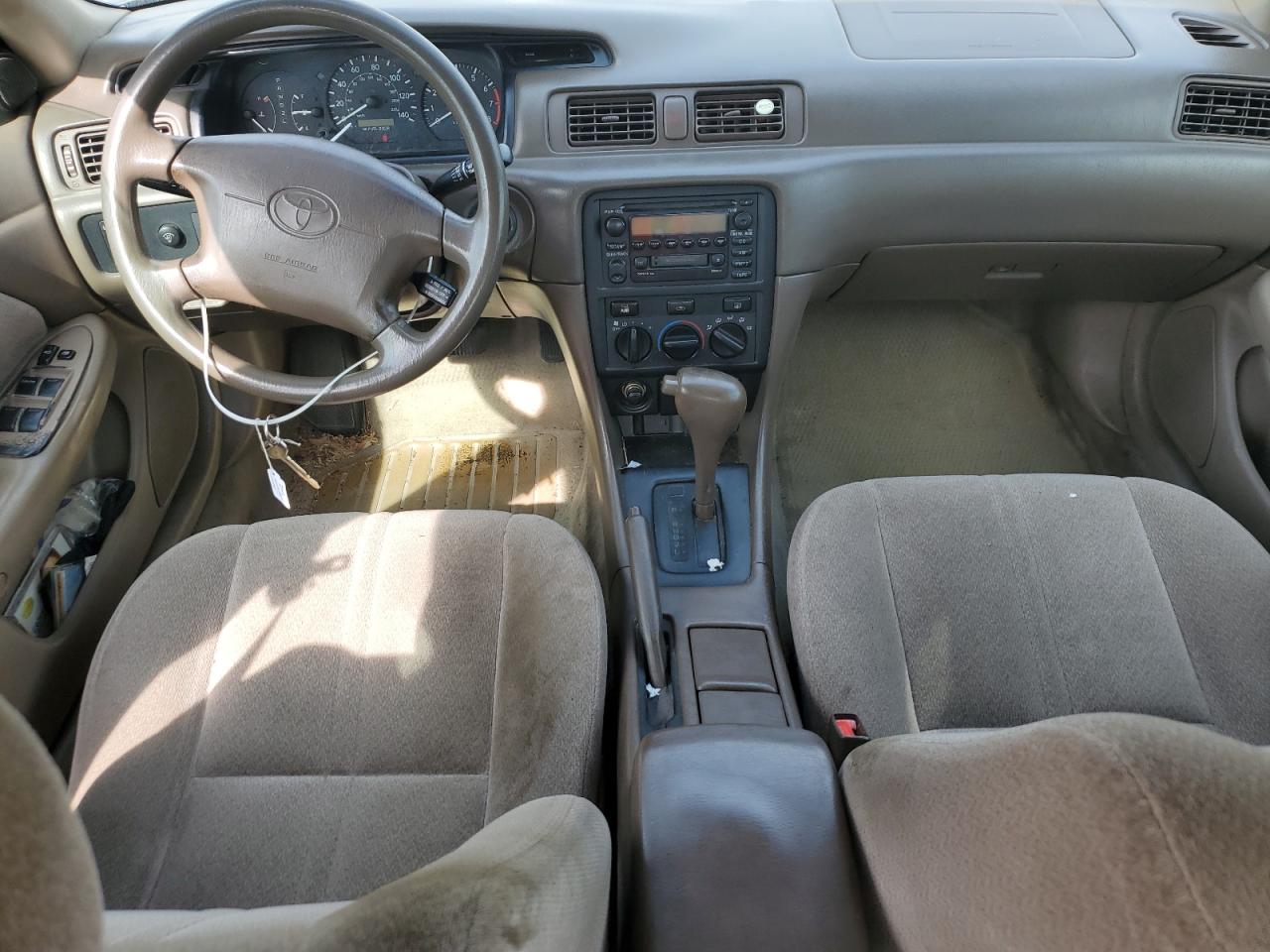 2000 Toyota Camry Ce VIN: 4T1BG22K5YU013745 Lot: 54010315