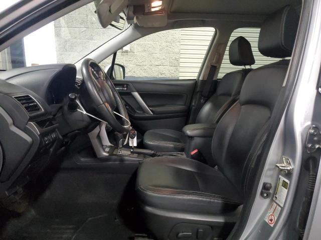  SUBARU FORESTER 2018 Srebrny