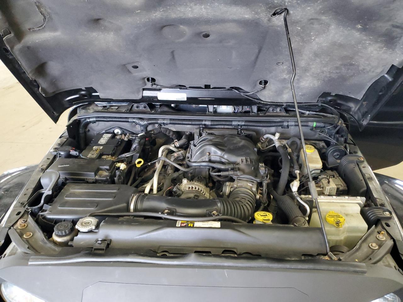 2015 Jeep Wranger VIN: 614305 Lot: 53685545