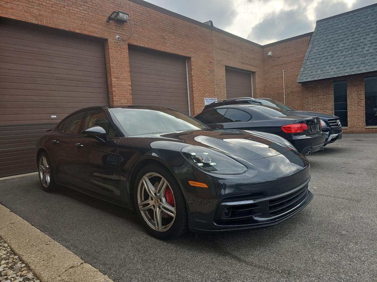2018 Porsche Panamera 4 for Sale in Wheeling, IL - Minor Dent/Scratches