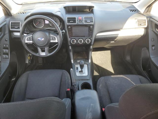  SUBARU FORESTER 2017 Серебристый