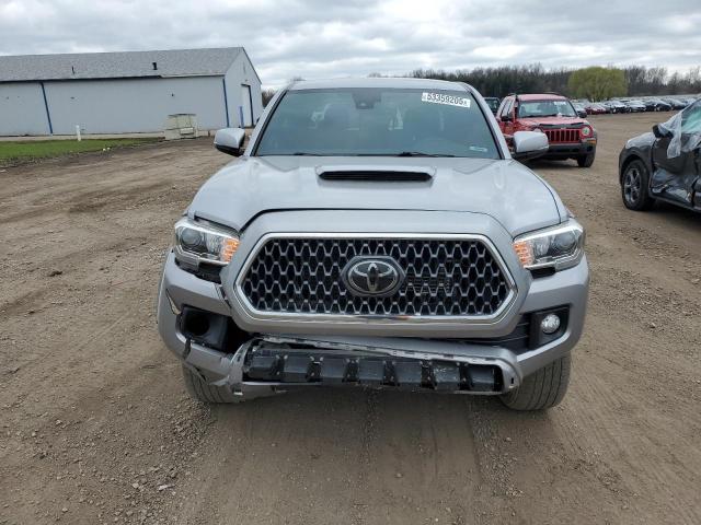  TOYOTA TACOMA 2019 Srebrny