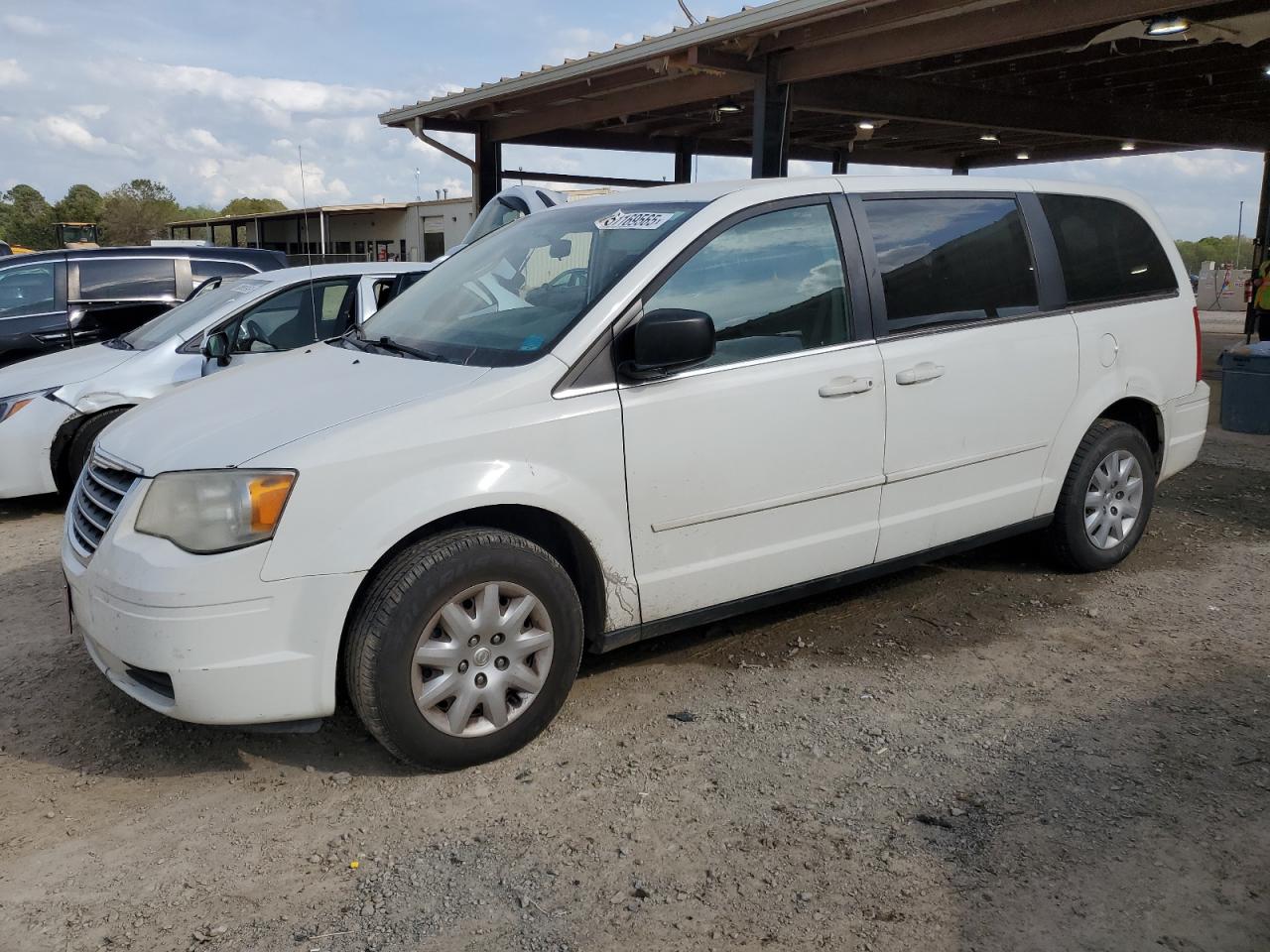 2009 Chrysler Town & Country Lx for Sale in Tanner, AL - Side