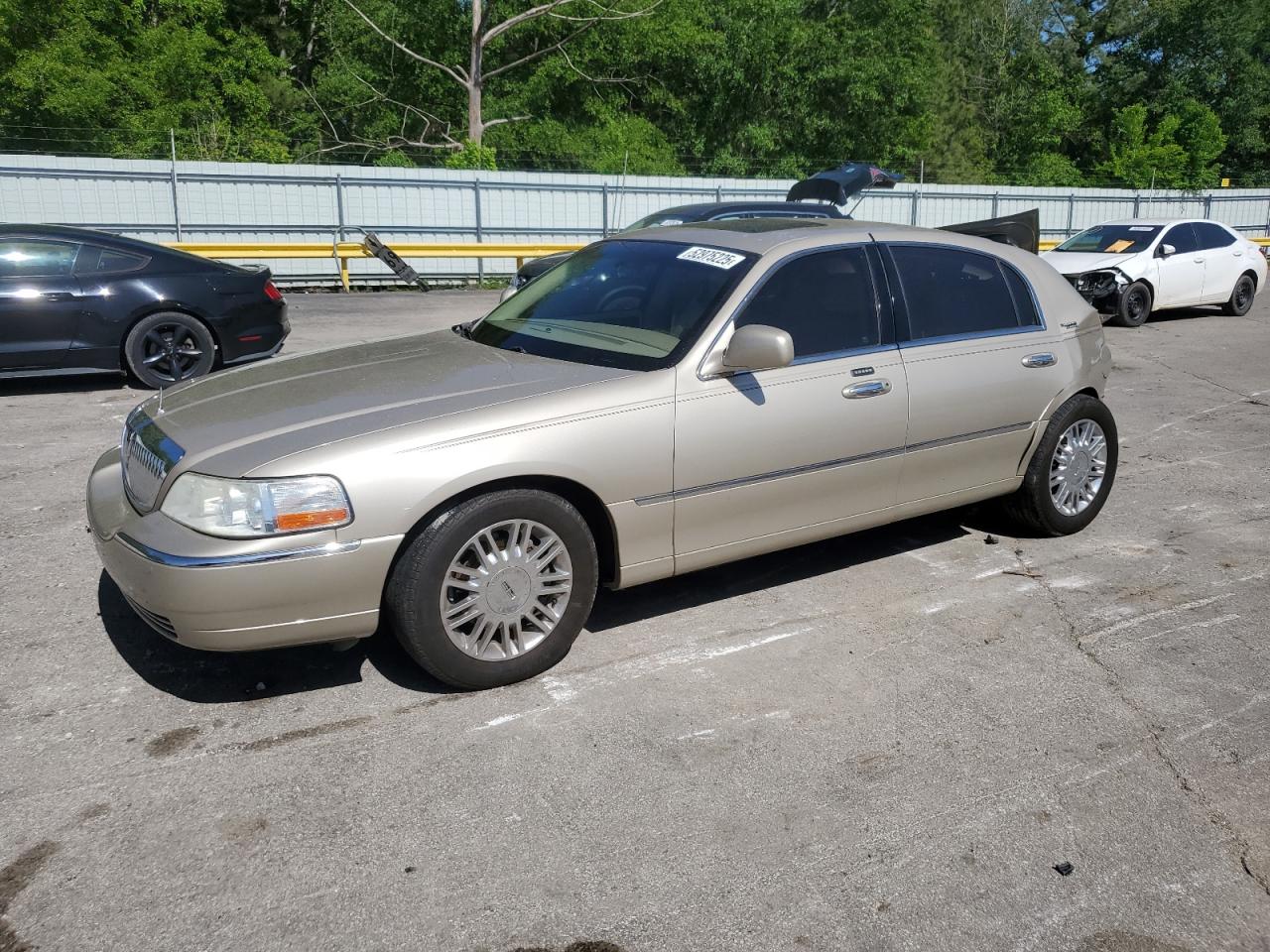 Lufkin, TX에서 판매 중인 2007 Lincoln Town Car Signature Limited - Rear End