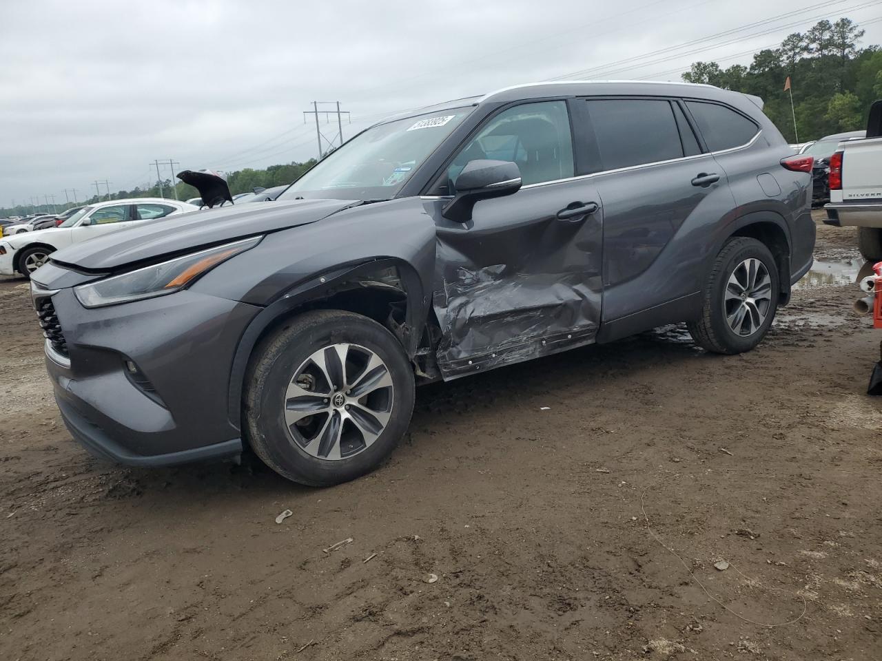 2021 Toyota Highlander Xle на продаже в Greenwell Springs, LA - Side