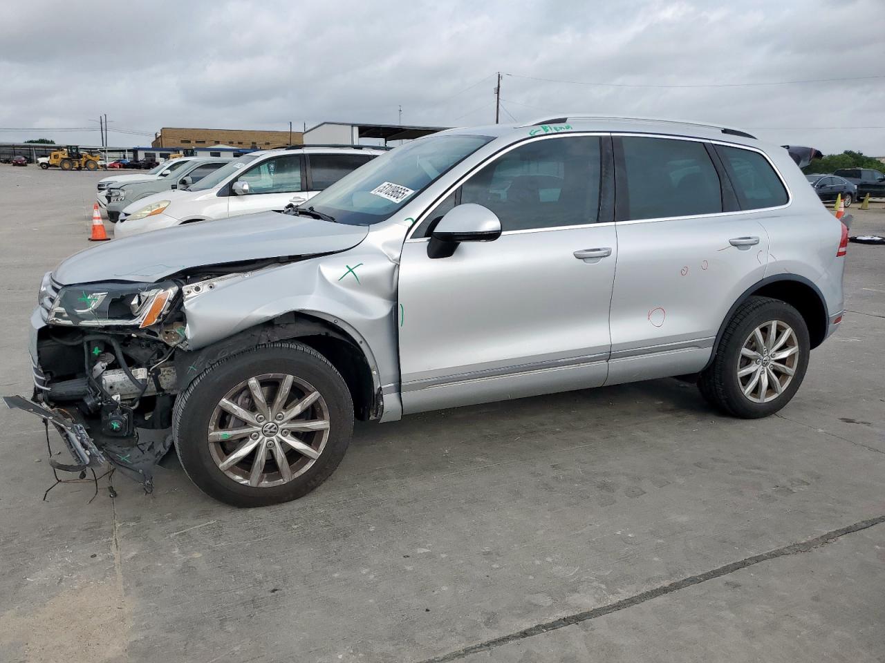 2016 Volkswagen Touareg Sport for Sale in Grand Prairie, TX - Front End