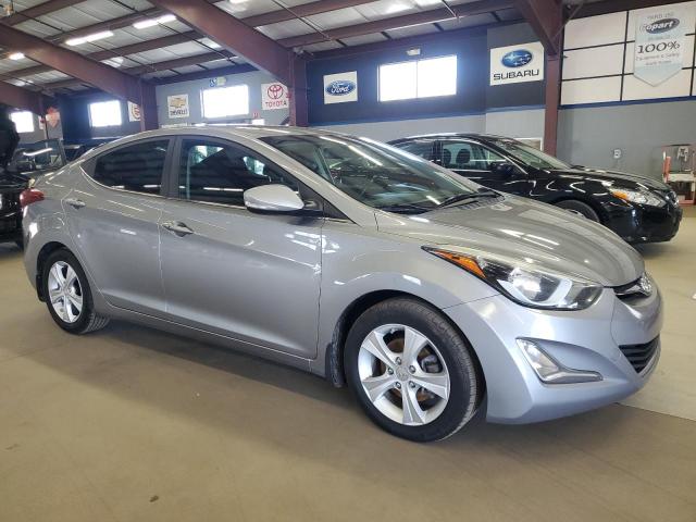 Sedans HYUNDAI ELANTRA 2016 Srebrny