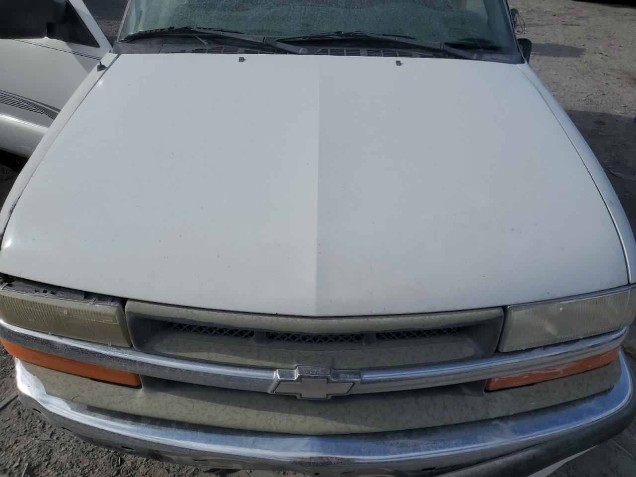 2000 Chevrolet Blazer VIN: 1GNCS18W6YK108426 Lot: 54915225