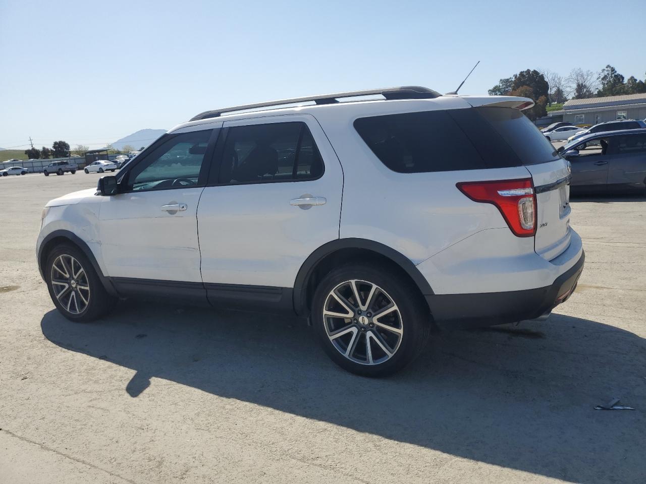 2015 Ford Explorer Xlt VIN: 1FM5K7D84FGB89417 Lot: 52807665