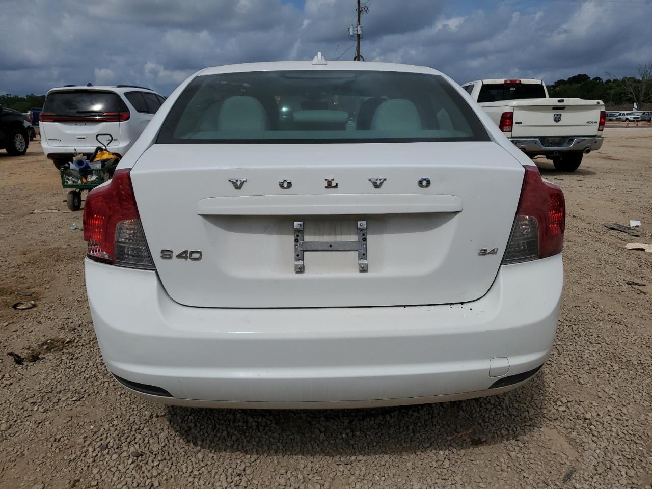 2010 Volvo S40 2.4I VIN: YV1382MS4A2508856 Lot: 54104905