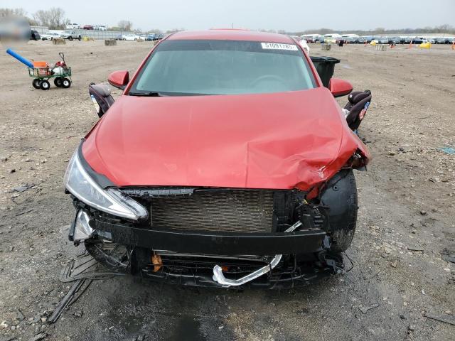  HYUNDAI ELANTRA 2019 Красный