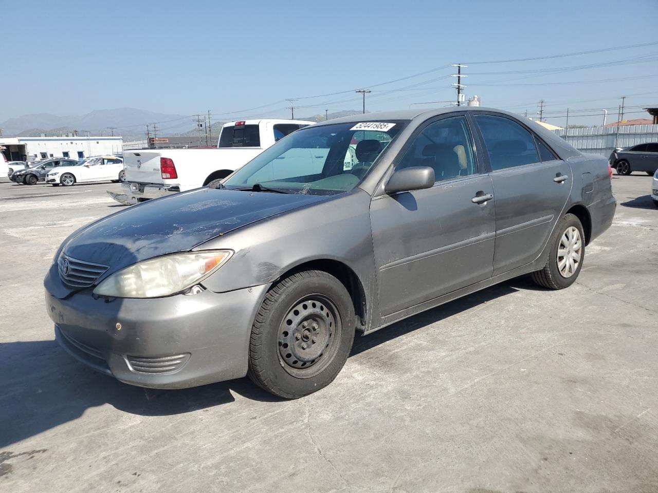 2006 Toyota Camry Le იყიდება Sun Valley-ში, CA - Front End