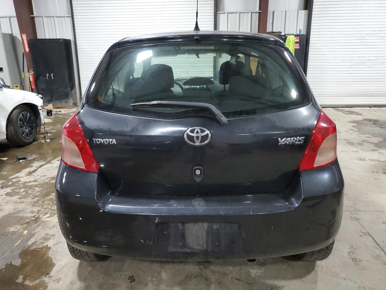 2008 Toyota Yaris VIN: JTDJT923185154206 Lot: 62456895