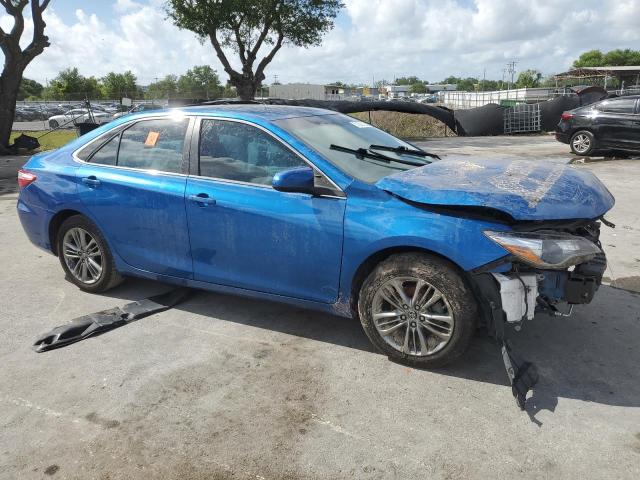  TOYOTA CAMRY 2017 Granatowy