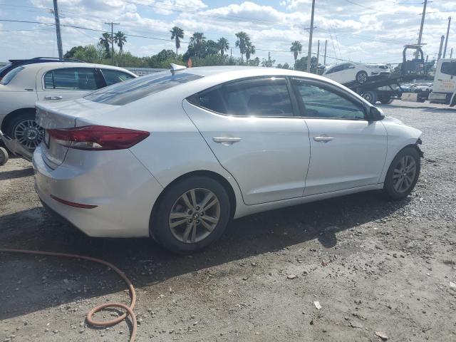  HYUNDAI ELANTRA 2018 Серебристый