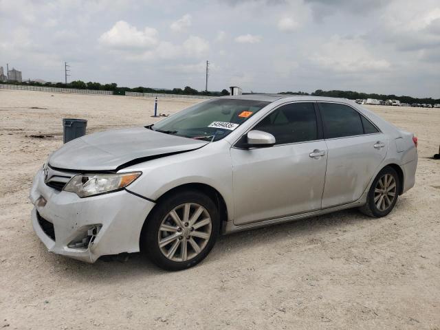  TOYOTA CAMRY 2014 Srebrny