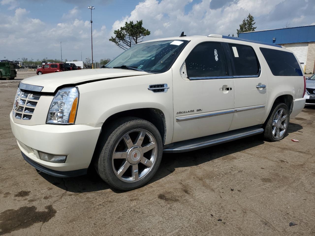 2013 Cadillac Escalade Esv Luxury იყიდება Woodhaven-ში, MI - Side