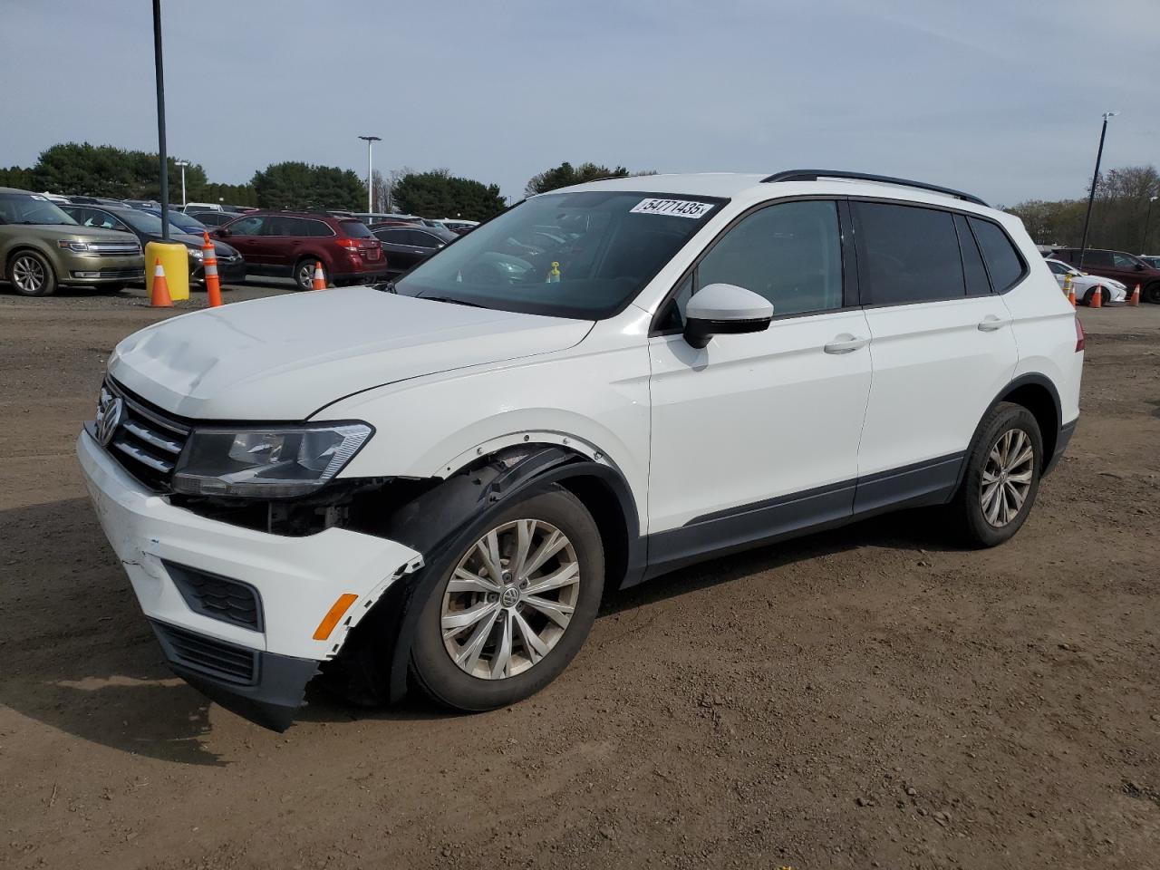3VV0B7AX7KM106090 VOLKSWAGEN TIGUAN Photo 1