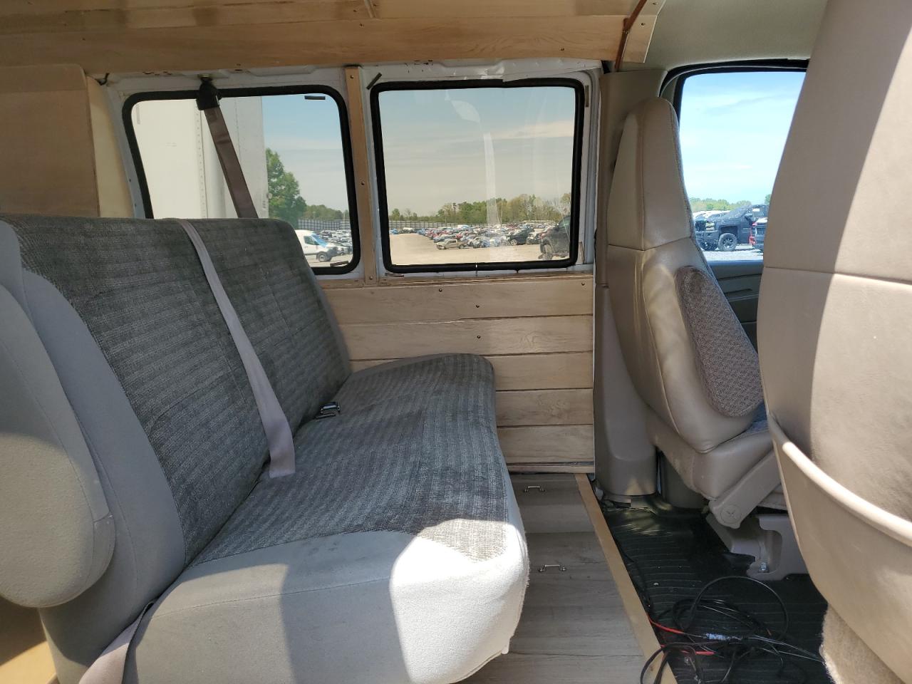 2003 GMC Savana G2500 VIN: 1GTFH25T631196686 Lot: 53175335