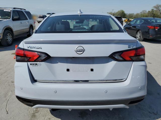 NISSAN VERSA 2023 Srebrny