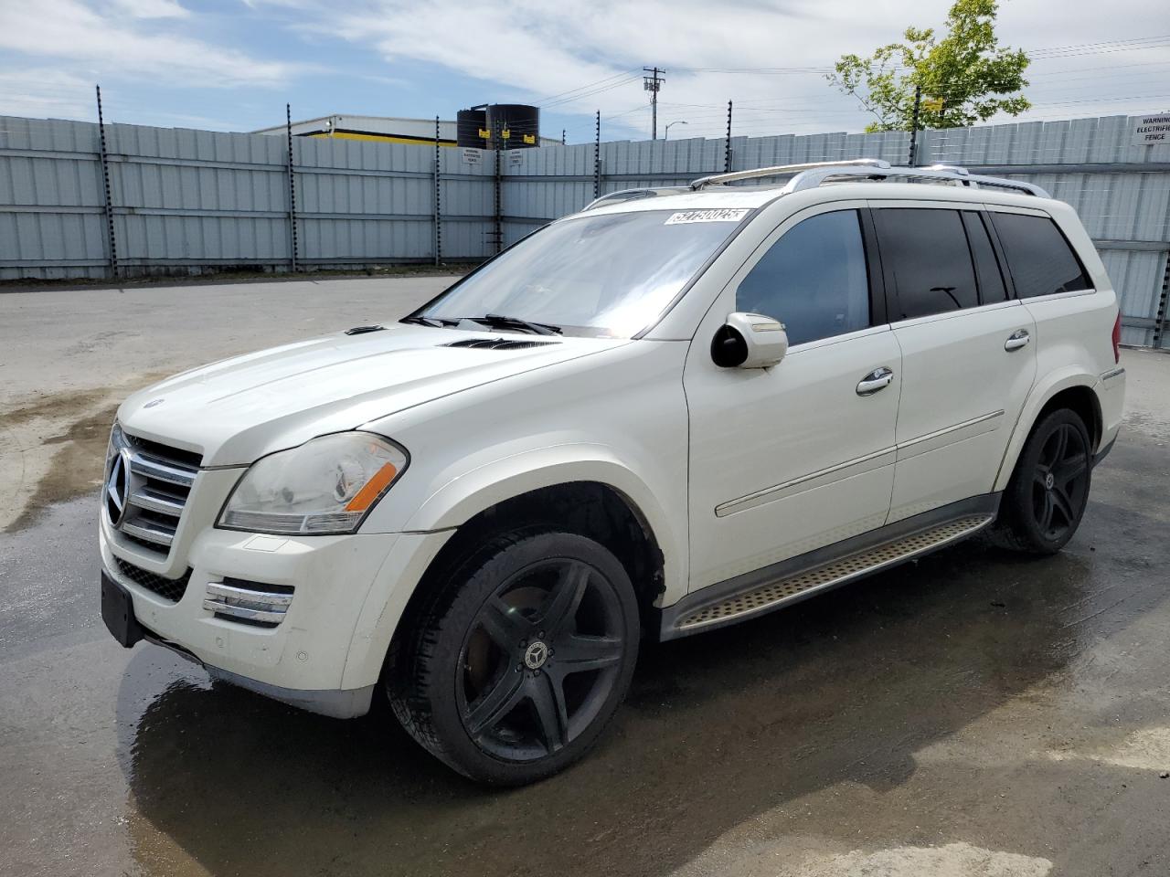 2010 Mercedes-Benz Gl 550 4Matic продається в Antelope, CA - Minor Dent/Scratches