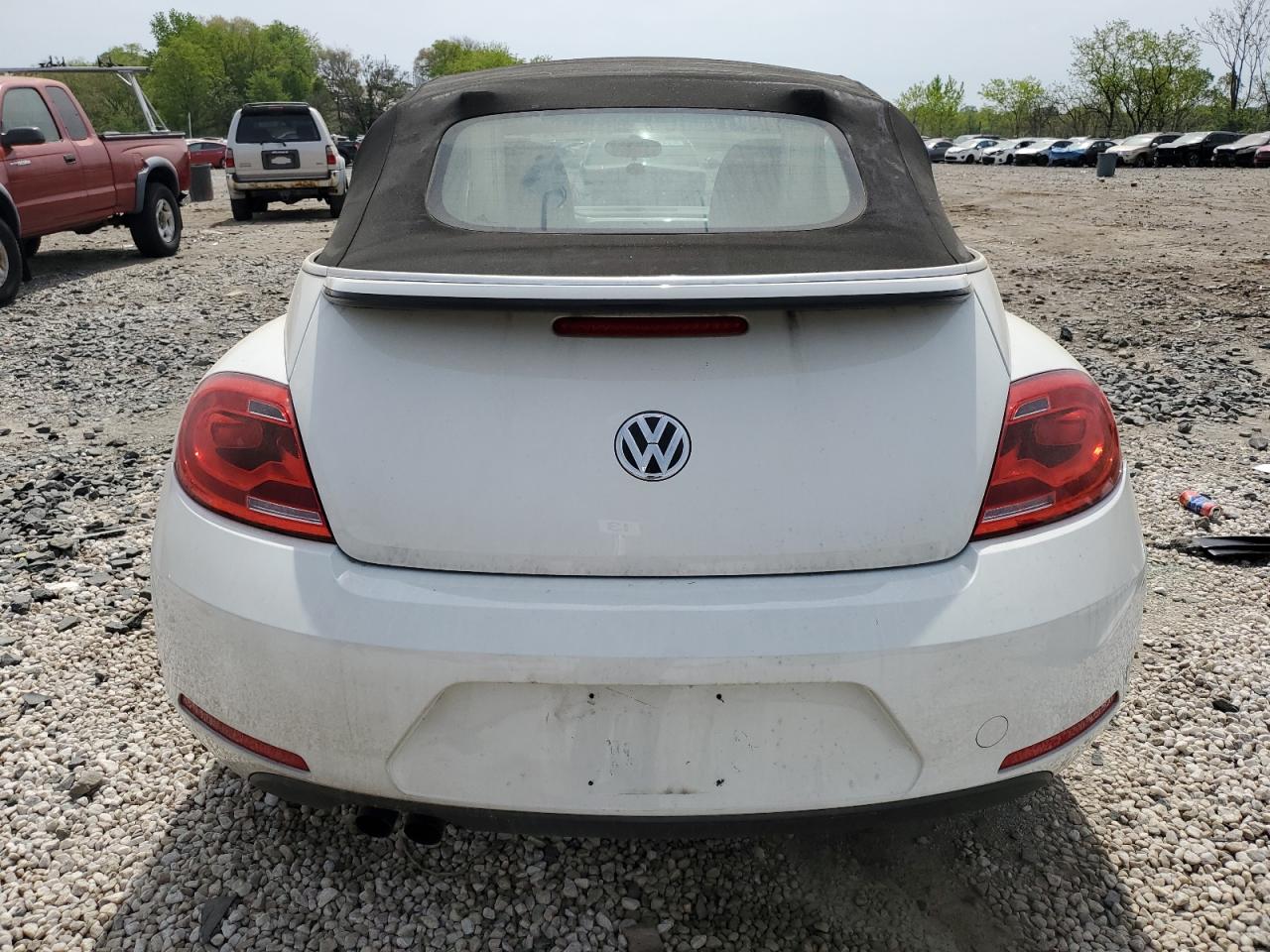 2015 Volkswagen Beetle 1.8T VIN: 3VW517AT8FM817353 Lot: 54571735