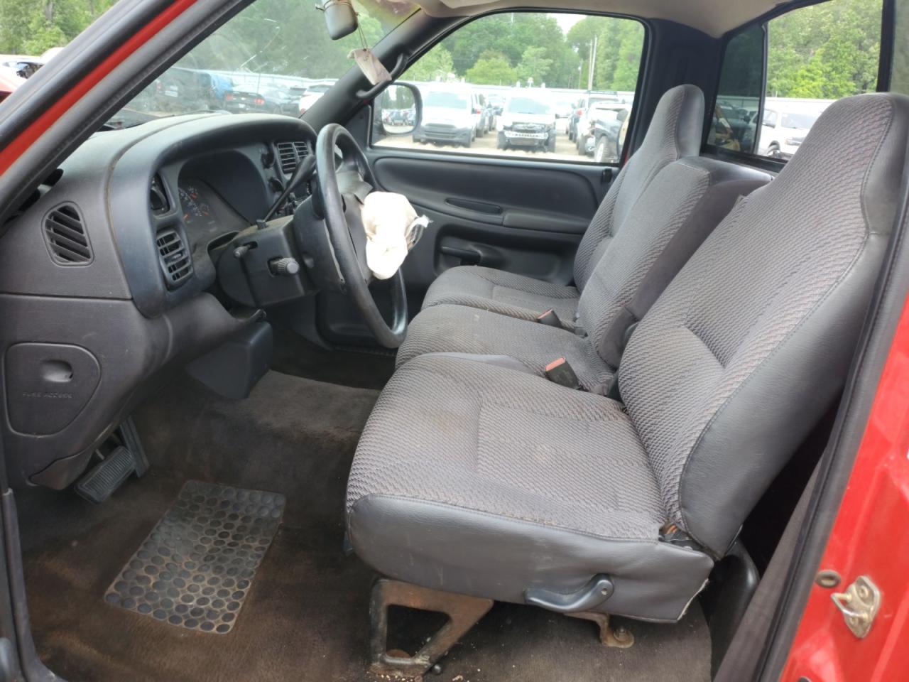 2000 Dodge Ram 1500 VIN: 1B7HC16Y5YS522393 Lot: 53538405