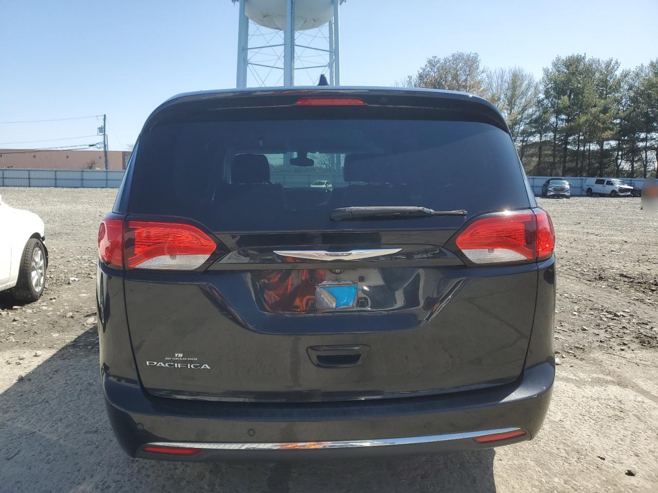 2017 Chrysler Pacifica Touring L VIN: 2C4RC1BG6HR599003 Lot: 51355205