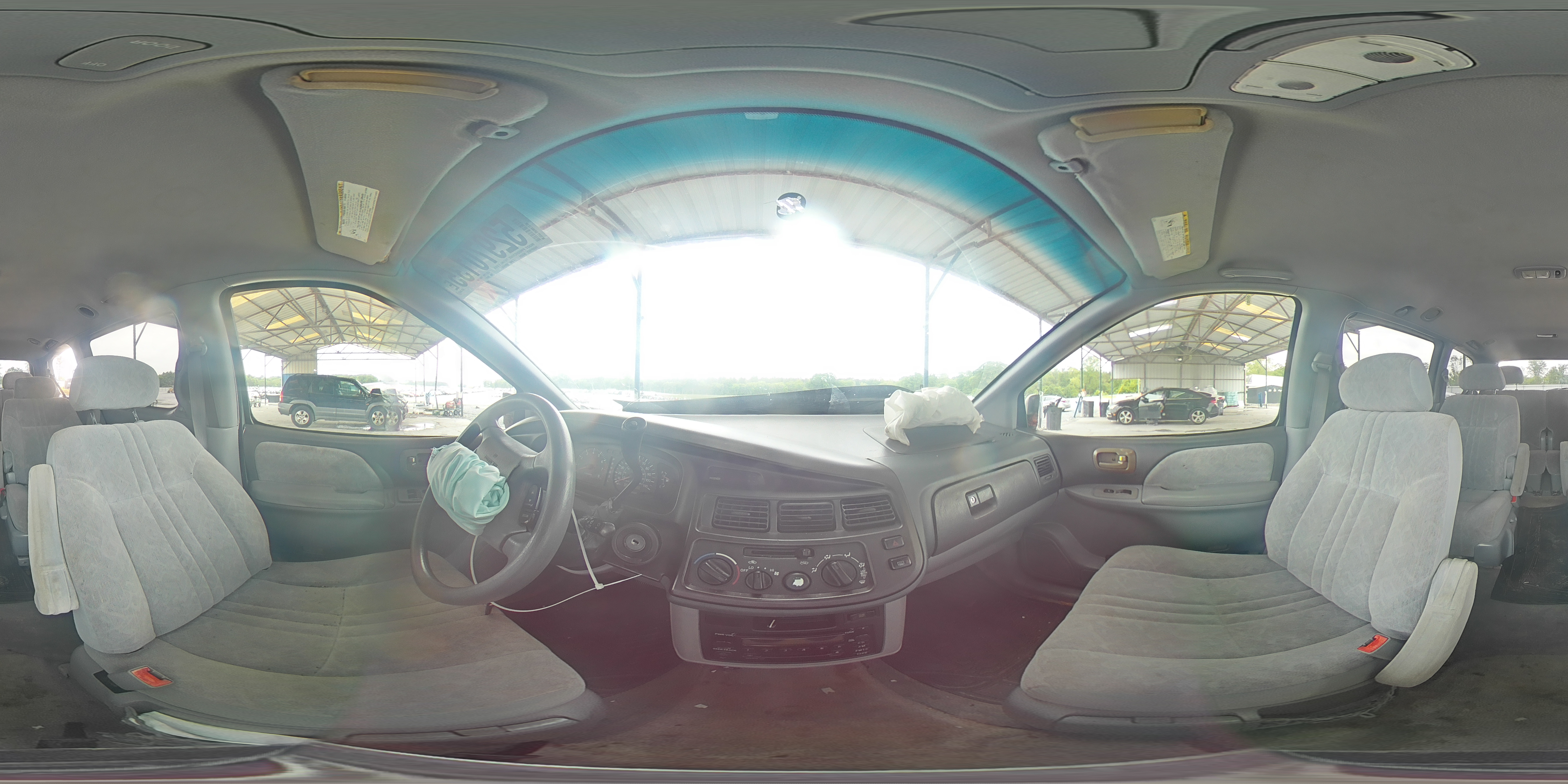 2000 Toyota Sienna Le VIN: 4T3ZF13C5YU226477 Lot: 52970135