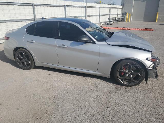  ALFA ROMEO GIULIA 2019 Сріблястий