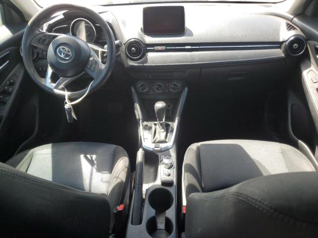  TOYOTA YARIS 2017 Srebrny