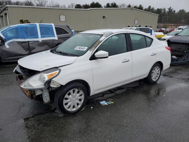  NISSAN VERSA 2017 Белы