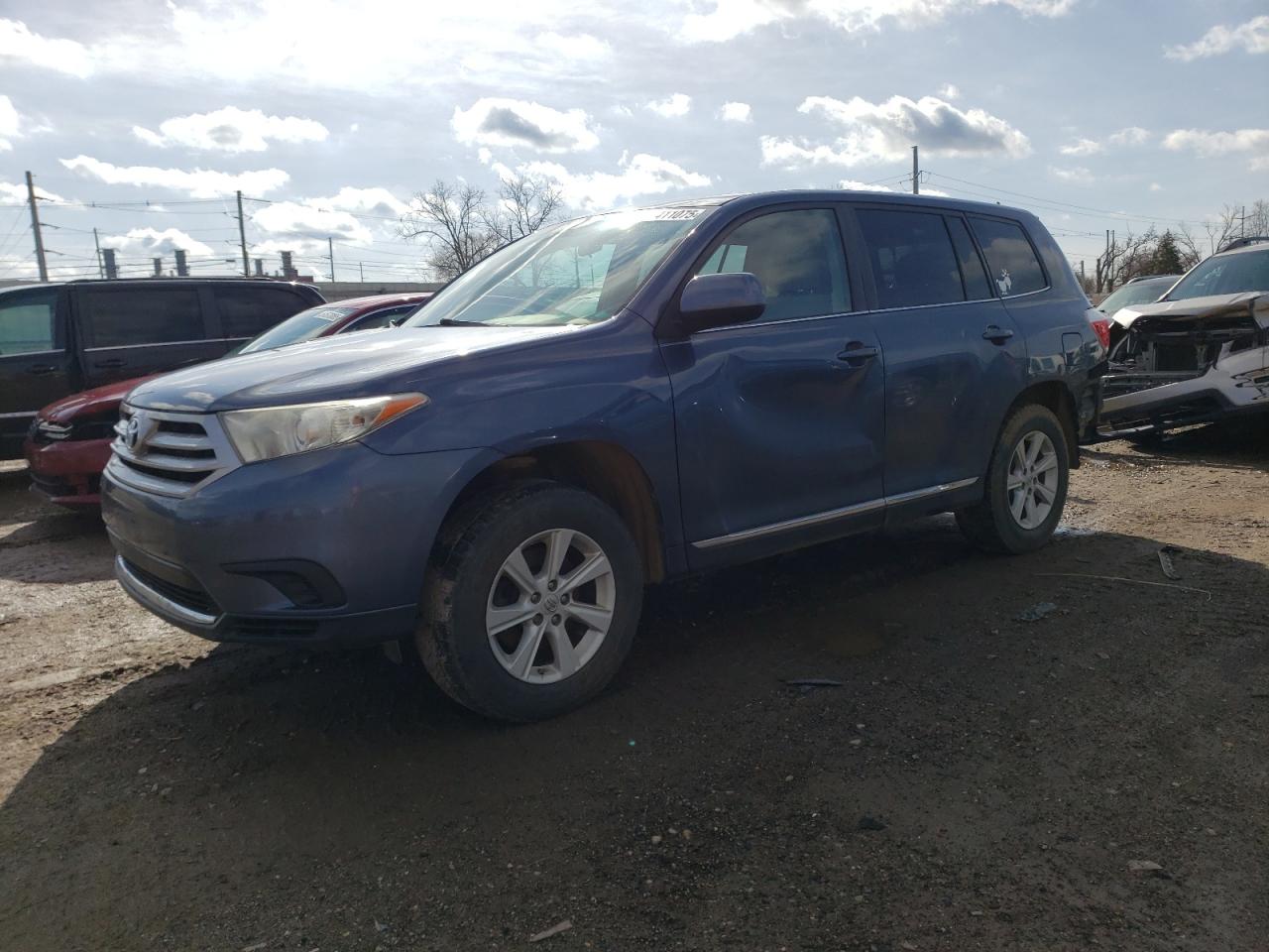 Lansing, MI에서 판매 중인 2013 Toyota Highlander Base - Side