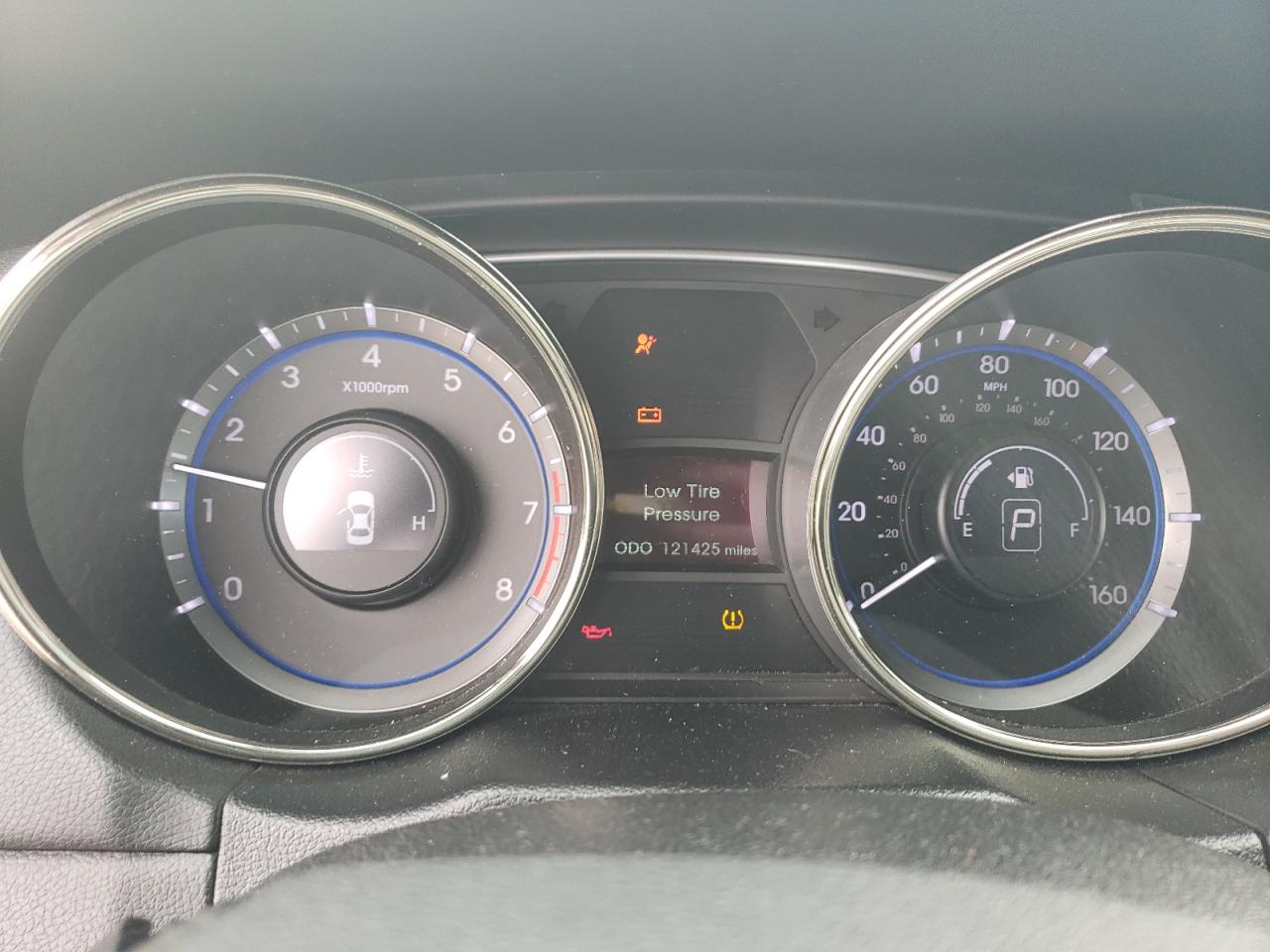 2012 Hyundai Sonata - Image 9