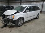 2015 Chrysler Town & Country Touring L للبيع في Des Moines، IA - Front End