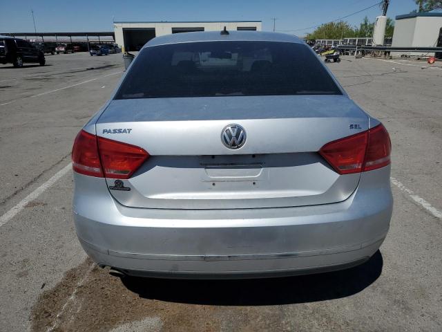  VOLKSWAGEN PASSAT 2012 Srebrny
