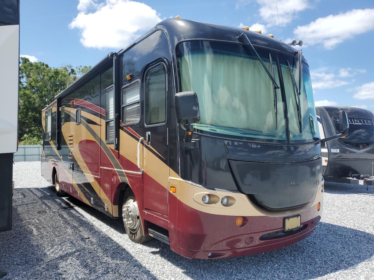2006 Freightliner Chassis X Line Motor Home for Sale in Riverview, FL - Top/Roof