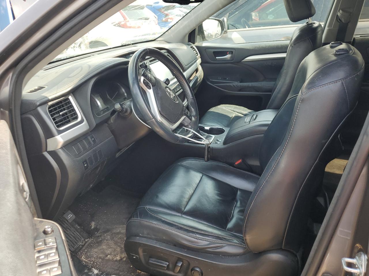 5TDKKRFH5GS131565 2016 Toyota Highlander Xle