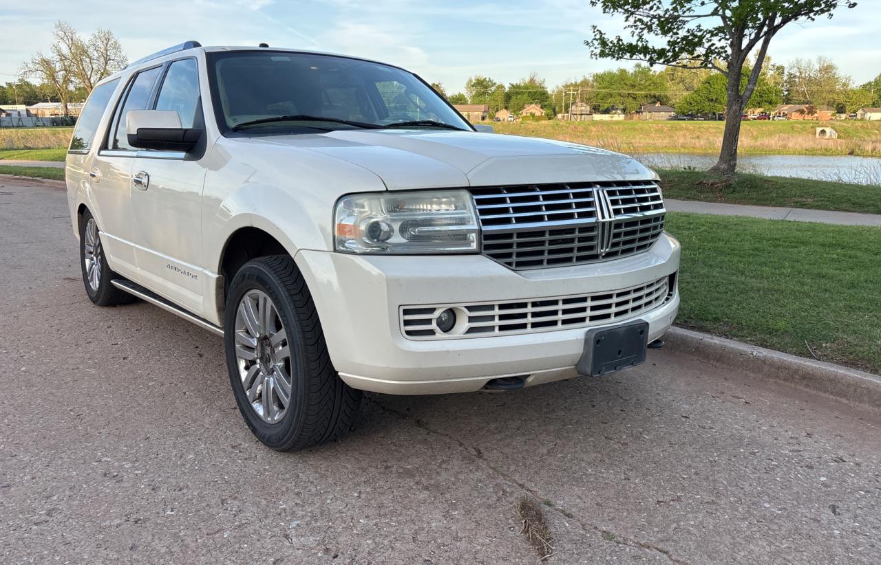 2008 Lincoln Navigator for Sale in Oklahoma City, OK - Front End