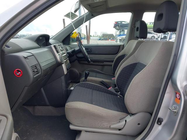 2005 NISSAN X-TRAIL SE